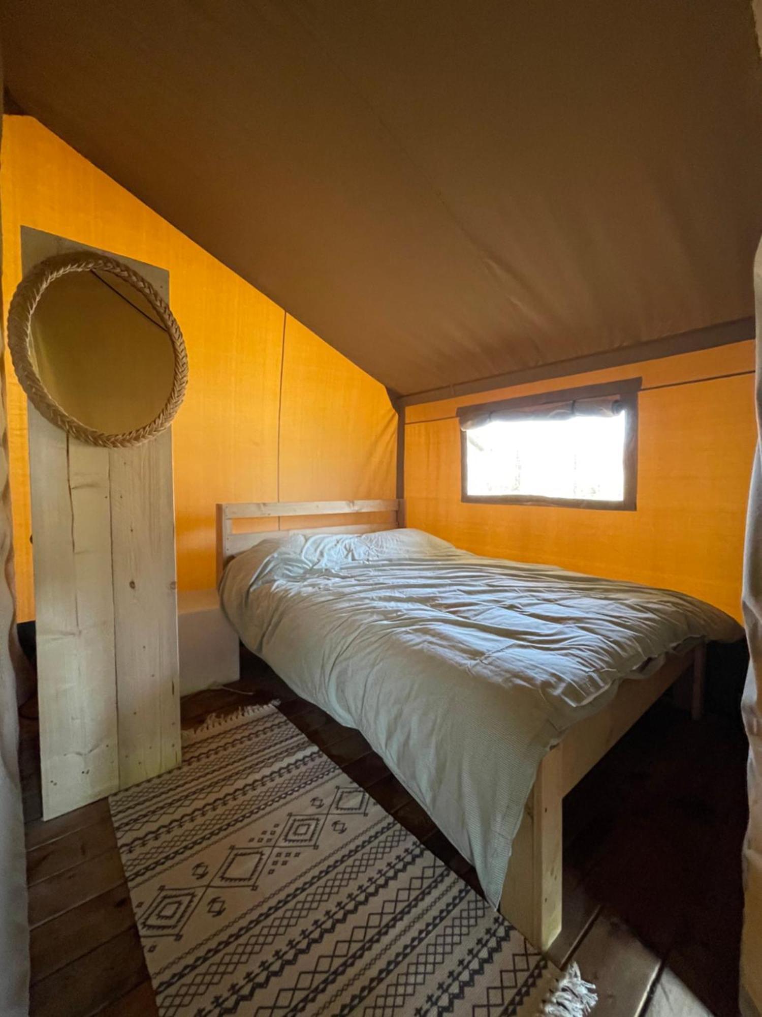 Camping De Hof van Eeden Hotel Warmond Kamer foto